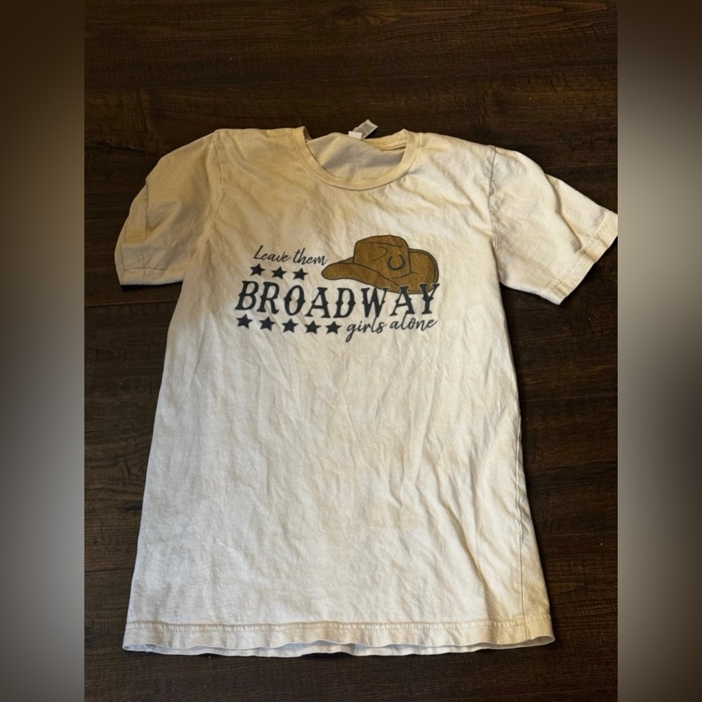 Broadway Girls Alone Cream womens T-Shirt size small